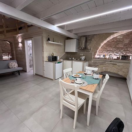 Epoca Suite House ตรานิ ภายนอก รูปภาพ